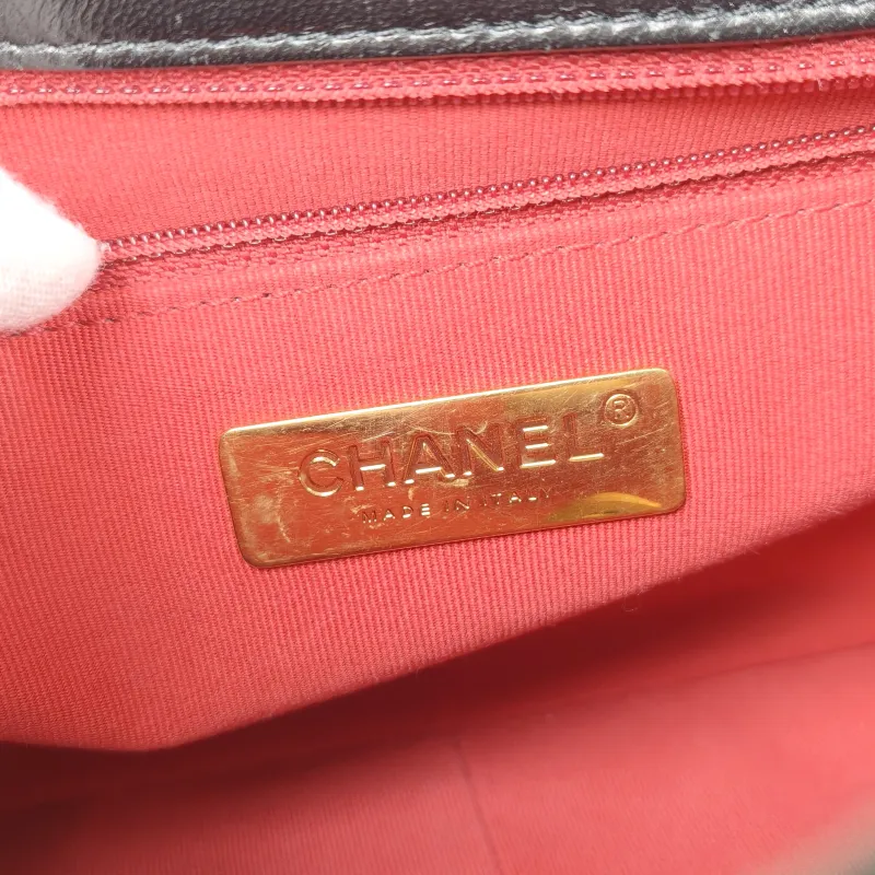 Chanel Crossbody Bag 19Bag Black SL ambskin Small 26 × 9 × 16 cm — detail view 8 of 15