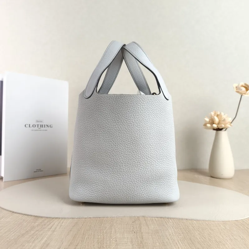 Hermès Top Handle Bag Picotin Lock 18 1808 Taurillon Clemence TC Calfskin Small18 × 13 × 18 cm — detail view 7 of 10
