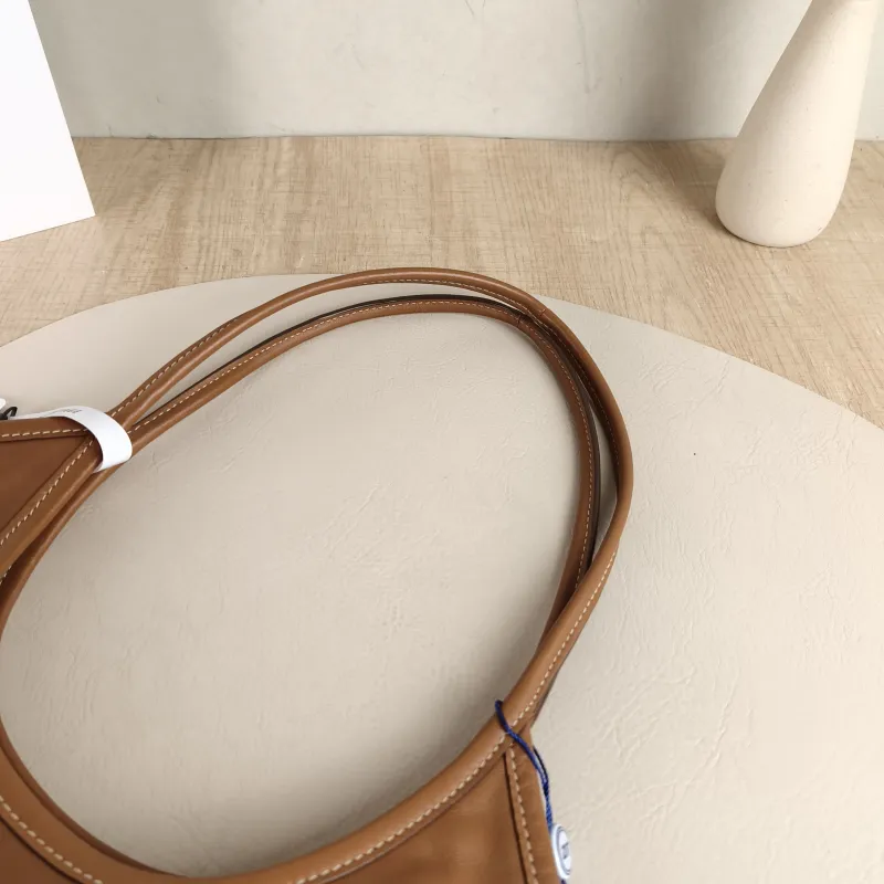 Miumiu Shoulder Bag IVY Tote Shopping Tote CC alfskin Medium35*40 — detail view 2 of 9