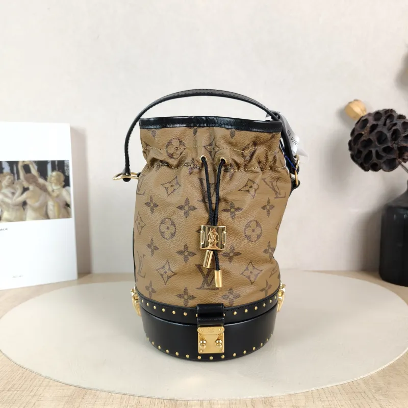 Louis Vuitton Shoulder Bag Petit Noe Edition Bucket Bag Monogram PVC One Size 13.5 × 13.5 × 22 cm