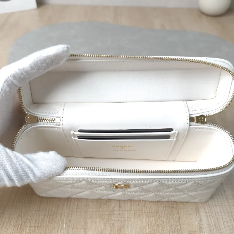 Chanel Top Handle Bag lp White Gold Grained Calfskin One Size 19.5 × 5 × 17 cm — detail view 4 of 14