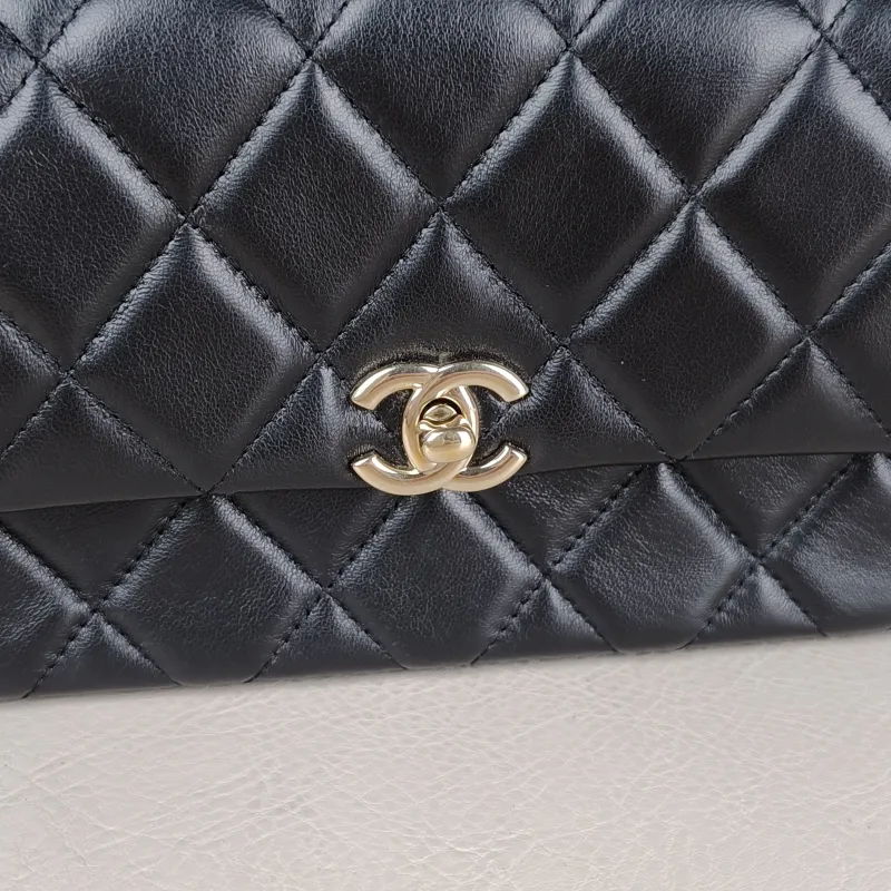 Chanel Crossbody Bag Crossbody Bag Black Lambskin One Size 19 × 4 × 11 cm — detail view 12 of 12