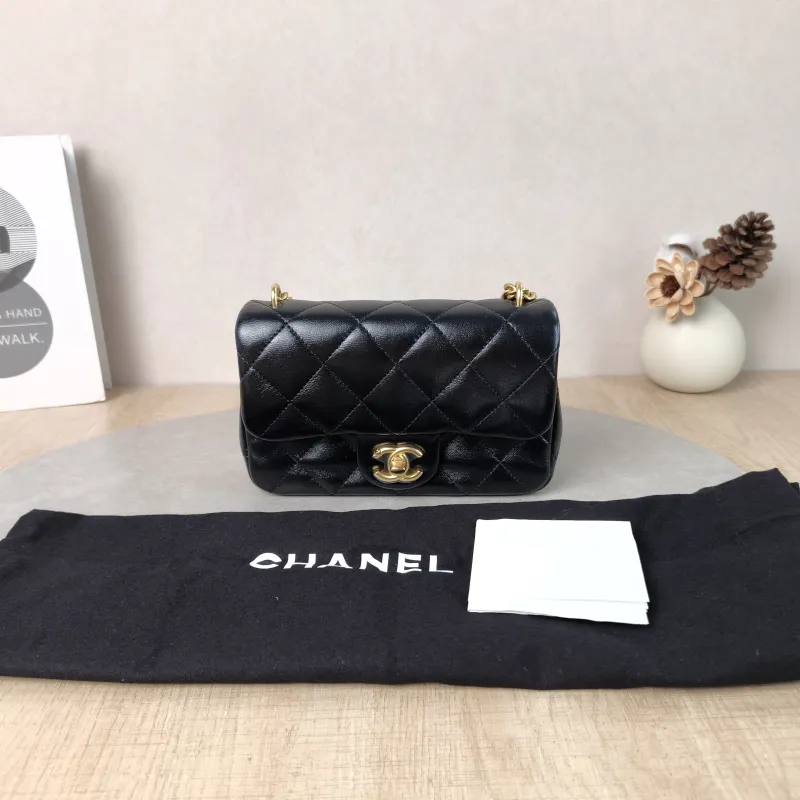 Chanel Crossbody Bag Black with Gold-Tone Hardware Lambskin Mini 18 × 5 × 12 cm — cover view 4 of 6