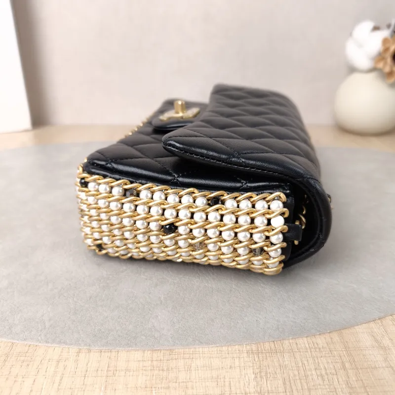 Chanel Crossbody Bag Pearl Crossbody Bag Black Lambskin One Size20 × 5 × 13 cm — detail view 8 of 15