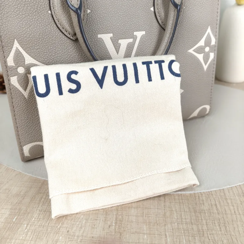 Louis Vuitton Shoulder Bag Onthego · White Monogram Empreinte Embossed Calfskin Small 25 × 11.5 × 19 cm — detail view 3 of 12