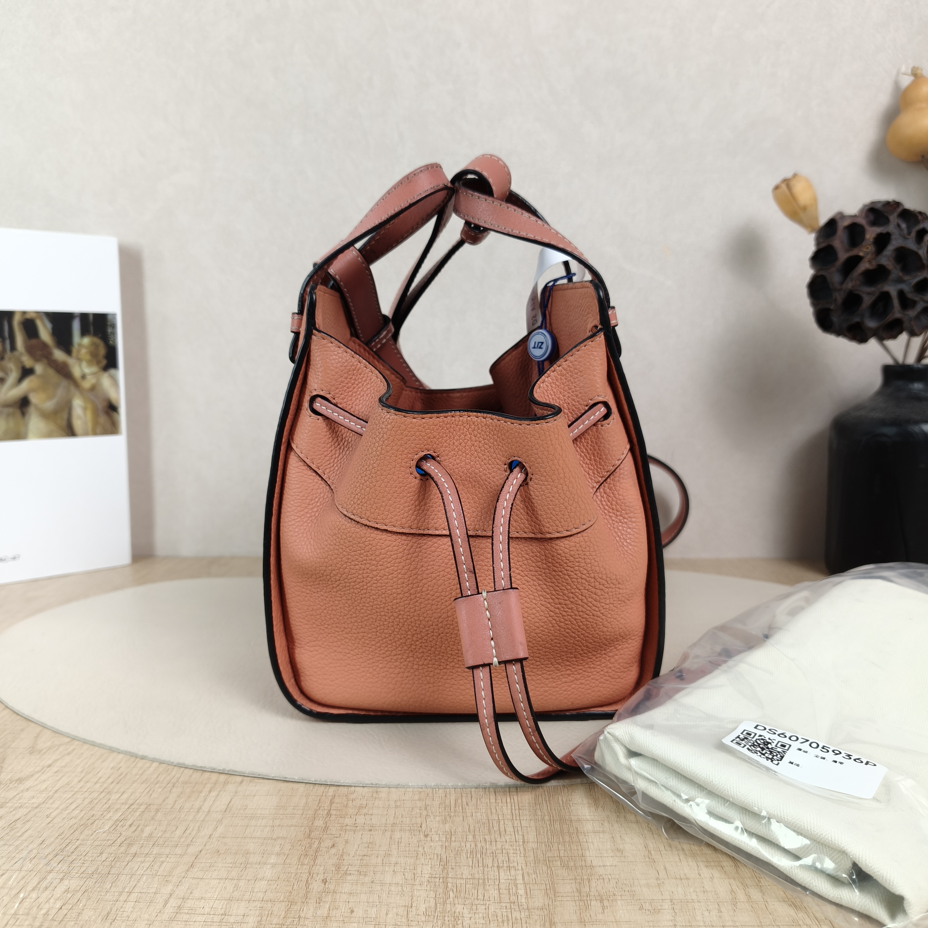 LOEWE Crossbody Bag Hammock Calfskinmini17 × 11 × 19.5 cm — cover view 2 of 6