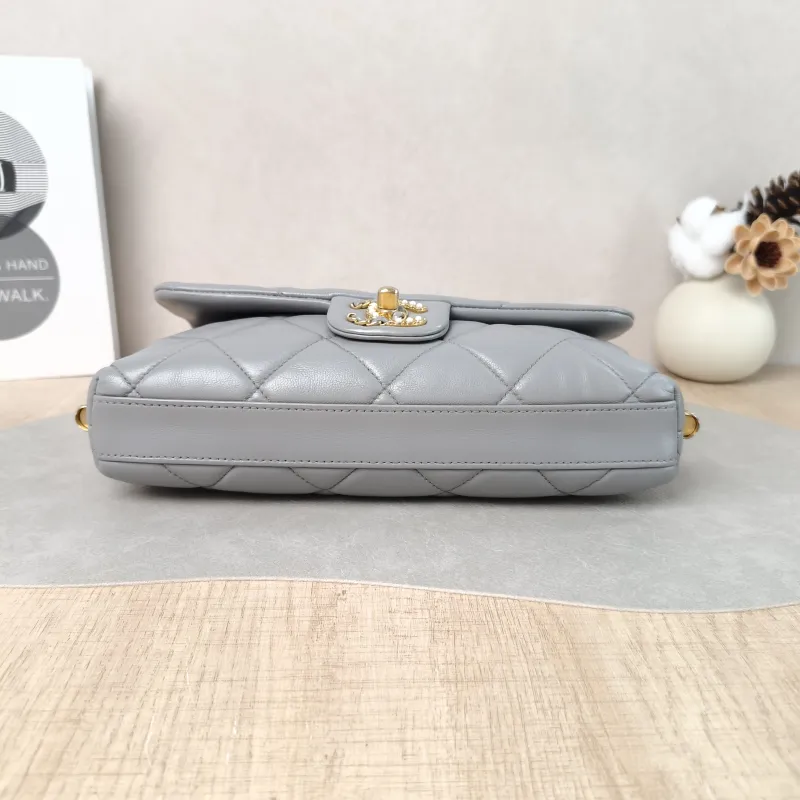 Chanel Crossbody Bag Crossbody Bag Grey Lambskin One Size 25.5 × 4.5 × 15 cm — cover view 2 of 5