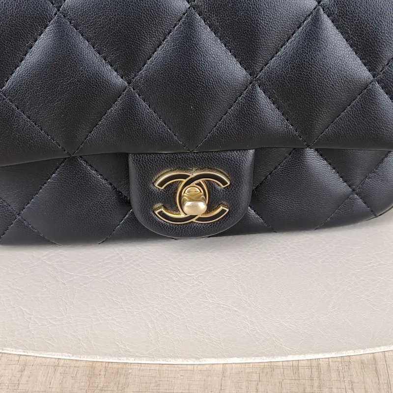 Chanel Crossbody Bag25c Black Lambskin One Size19 × 6 × 14 cm — detail view 14 of 16
