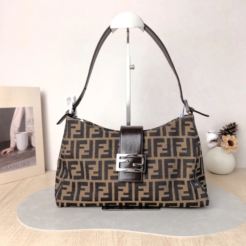 FENDI Shoulder Bag hobo Shoulder Bag Monogram Canvas 32 × 11 × 19.5 cm