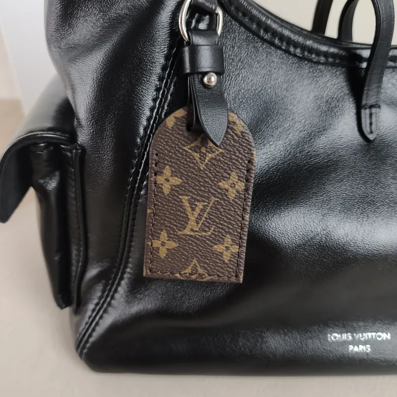 Louis Vuitton Crossbody Bag Carryall Vibe Black SL ambskin Medium 39 × 15 × 30 cm — detail view 3 of 11