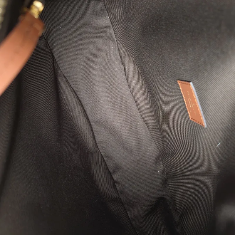 Louis Vuitton Crossbody Bag Loop Hobo Monogram PVC38 × 10 × 26 cm — detail view 6 of 10