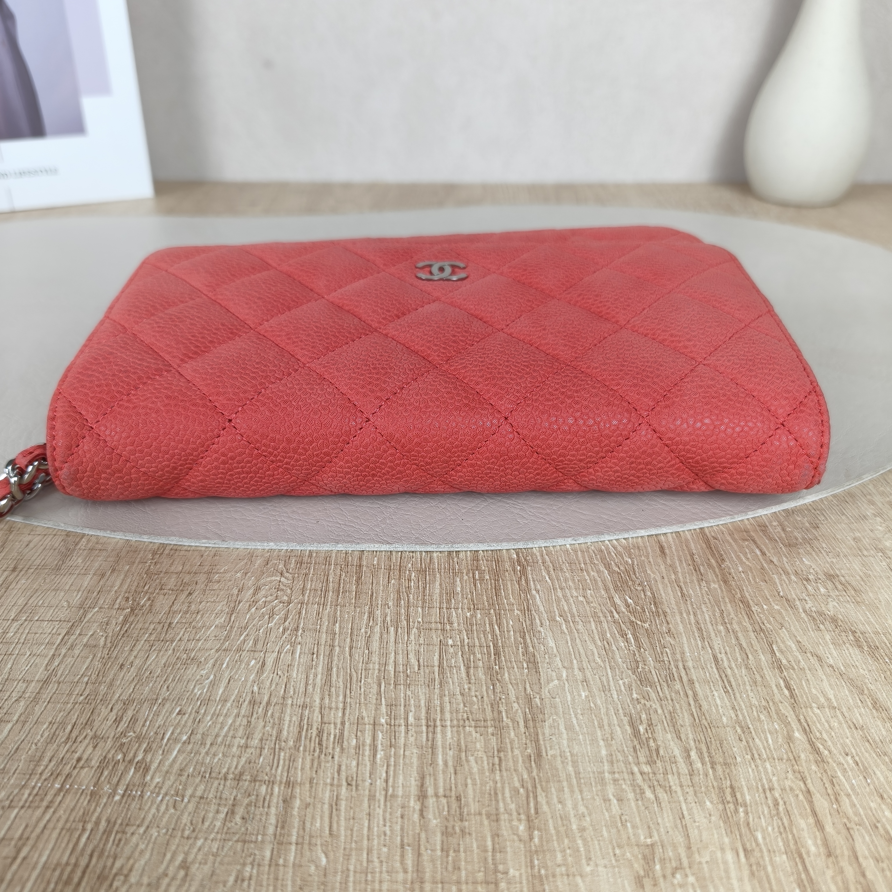 Chanel cfwoc WOC Bag Red Calfskin18 · Box Authenticity Card · 19.2 × 3.5 × 12.3 cm — cover view 2 of 10