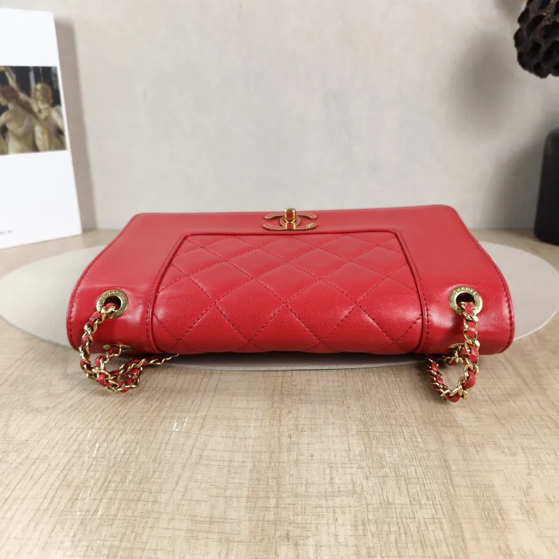 Chanel Crossbody Bag C Crossbody Bag Red Calfskin One Size25 × 6 × 15 cm — detail view 9 of 13