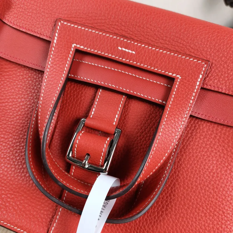 Hermès Shoulder Bag Halzan 31 Q5 Taurillon Clemence TC Calfskin Medium 31 × 9 × 28.5 cm A — detail view 1 of 12