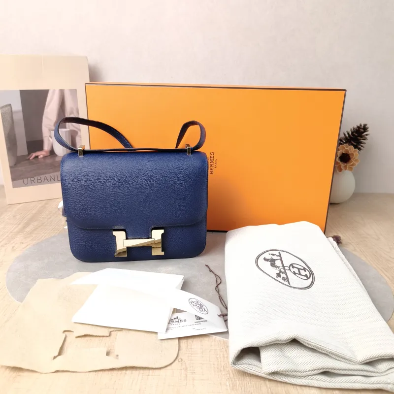 Hermès Crossbody Bag Constance 19 Gold-Tone Hardware 7U Lambskin Mini 19 × 4 × 15 cm G — cover view 6 of 6