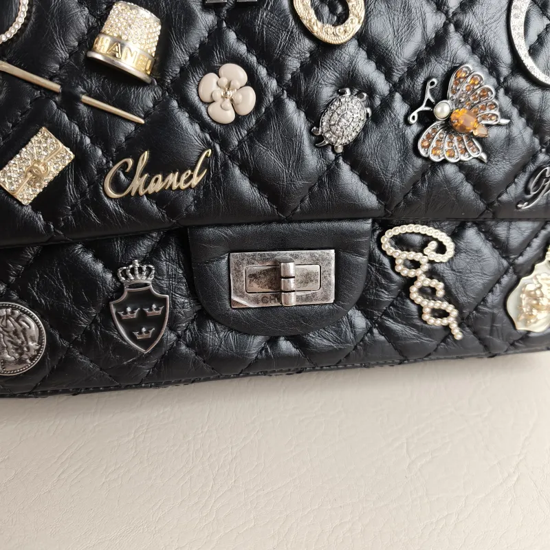 Chanel Crossbody Bag 2.55 Black Calfskin Small 24 × 7.5 × 16 cm 20 — detail view 10 of 14