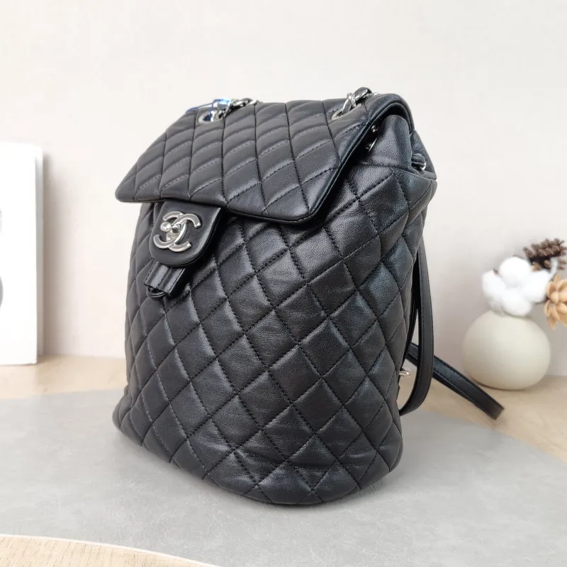 Chanel Backpack 23s Backpack Black Lambskin Large 20 × 12 × 25 cm 22 — cover view 2 of 6