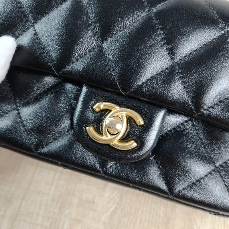 Chanel Crossbody Bag Classic Flap Mini CF Mini Lambskinmini17 × 8 × 13.5 cm — detail view 11 of 13