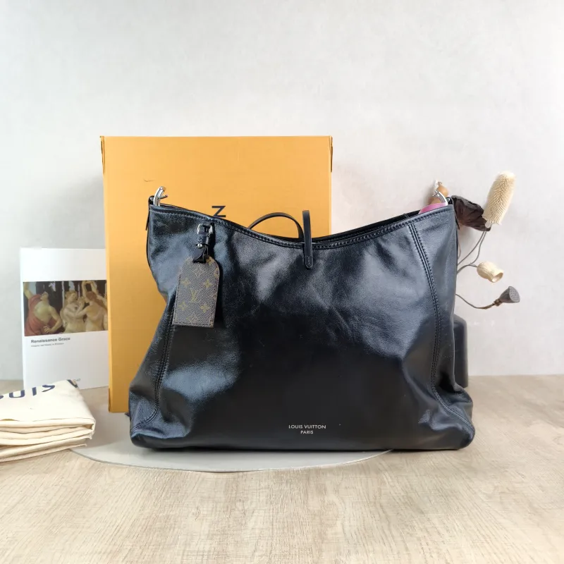 Louis Vuitton Crossbody Bag Carryall Vibe Black SL ambskin Medium 39 × 15 × 30 cm — cover view 2 of 6