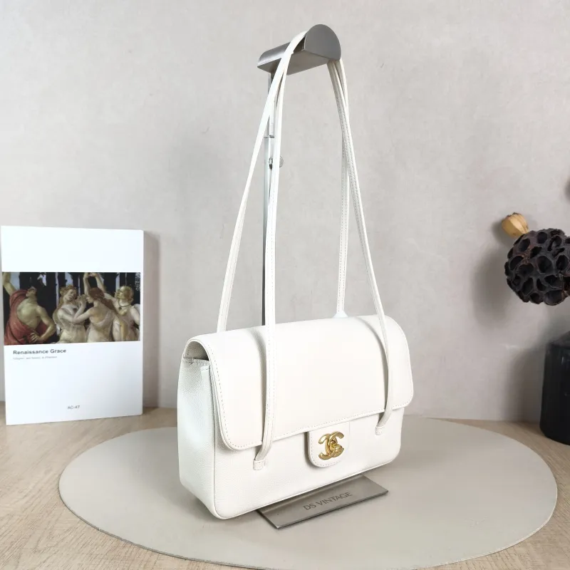 Chanel Shoulder Bag 26p preppy coco White Grained Calfskin Small 22 × 7 × 15 cm — cover view 3 of 6