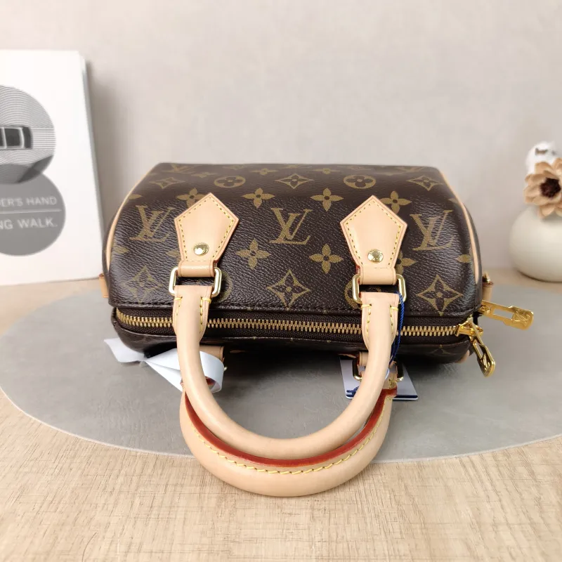 Louis Vuitton Crossbody Bag Speedy20 Shoulder Strap PVC Small20.5 × 12 × 13.5 cm — detail view 8 of 13