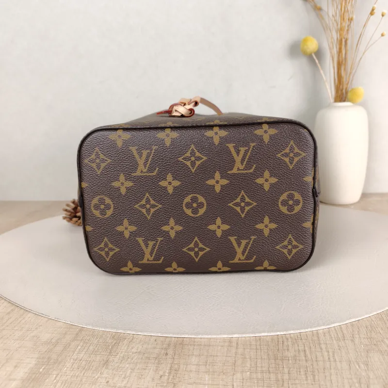 Louis Vuitton Crossbody Bag NÉONOÉ Bucket Bag BB Monogram PVC BB 20 × 13 × 20 cm — cover view 4 of 5