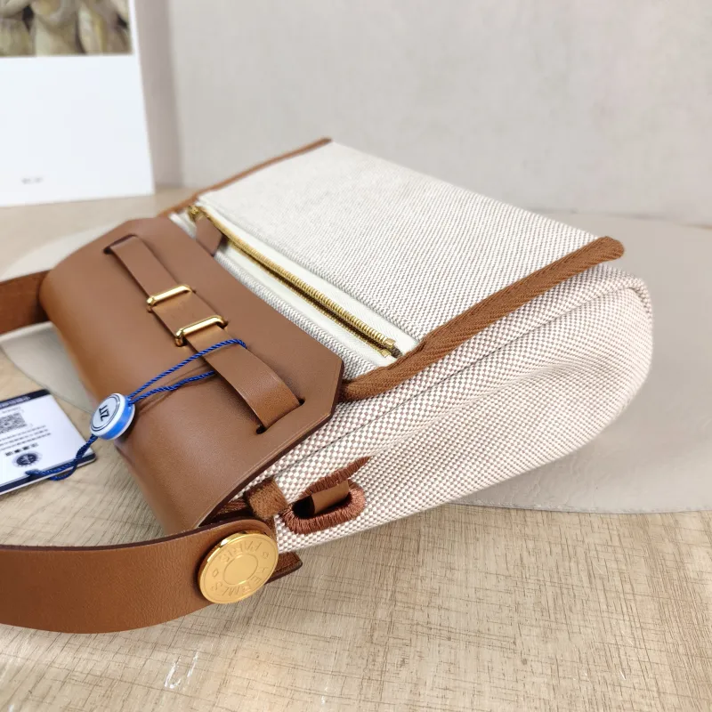 Hermès Shoulder Bag Herbag Zip 20 Beige Canvas Mini 20 × 7 × 17 cm w — detail view 9 of 13