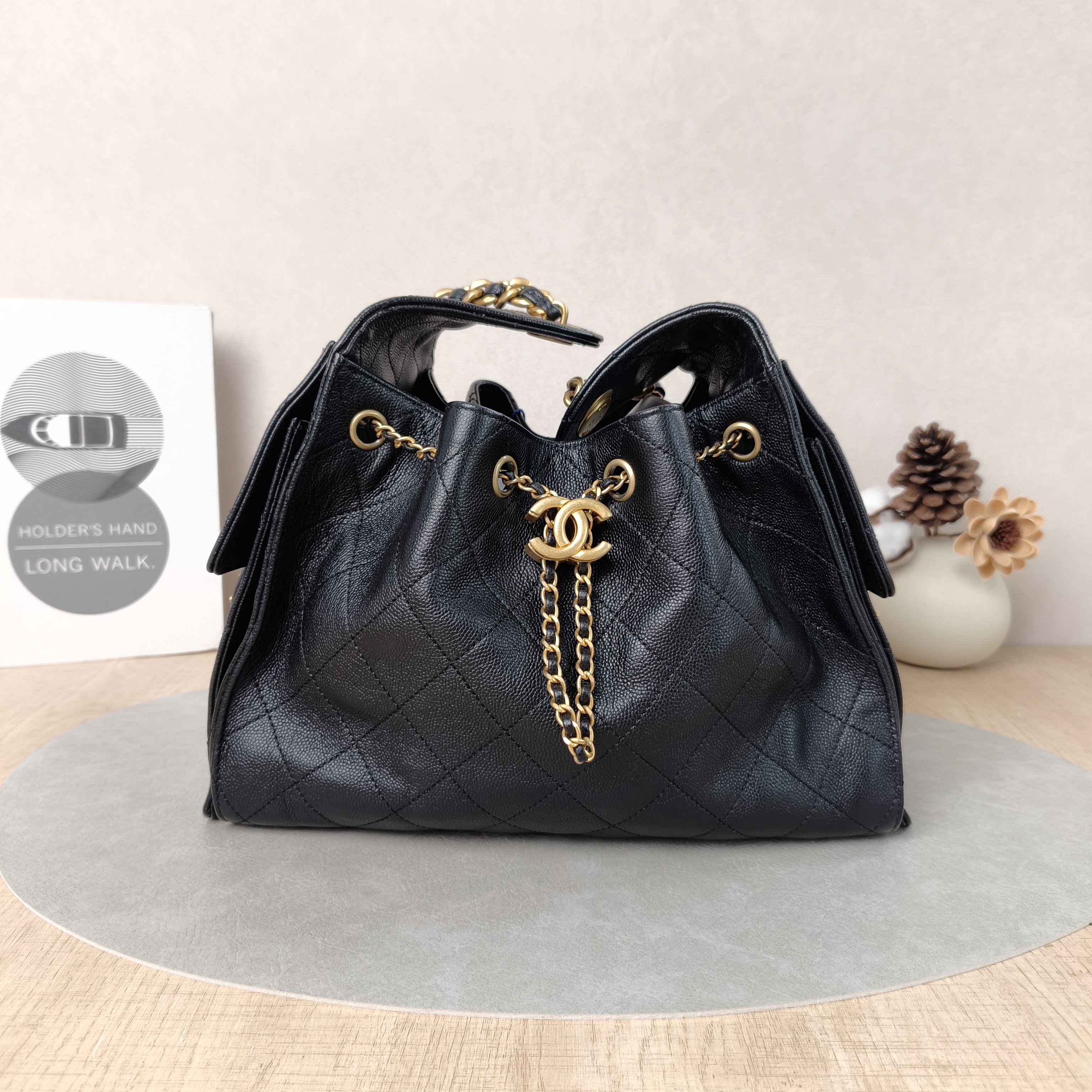 Chanel Shoulder Bag25Bag Black Grained Calfskin Small26 × 14 × 30 cm