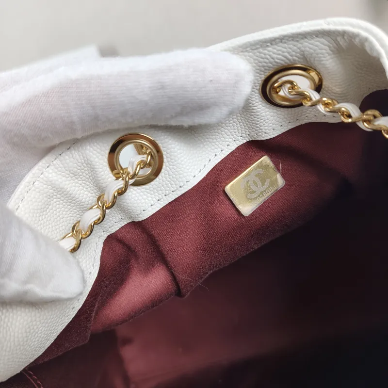 Chanel Shoulder Bag 25Bag White Grained Calfskin Small 26 × 14 × 30 cm — detail view 8 of 11