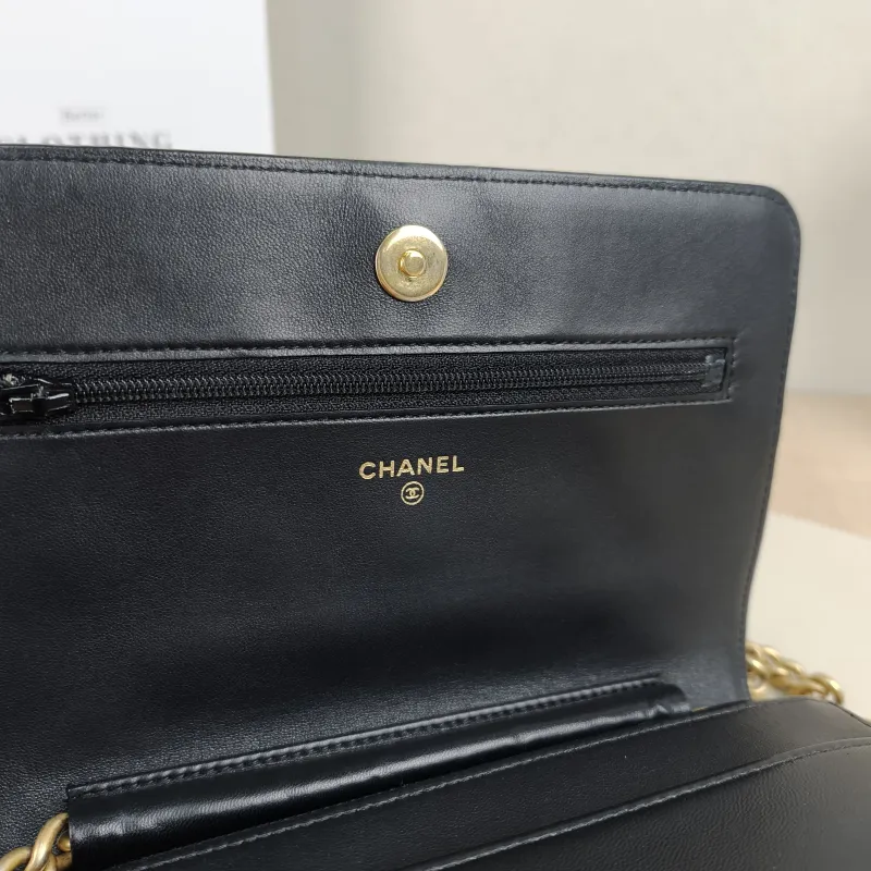 Chanel Crossbody Bag Le Boy​ WOC Black Lambskinmini19.2 × 3.5 × 12.3 cm — detail view 7 of 11