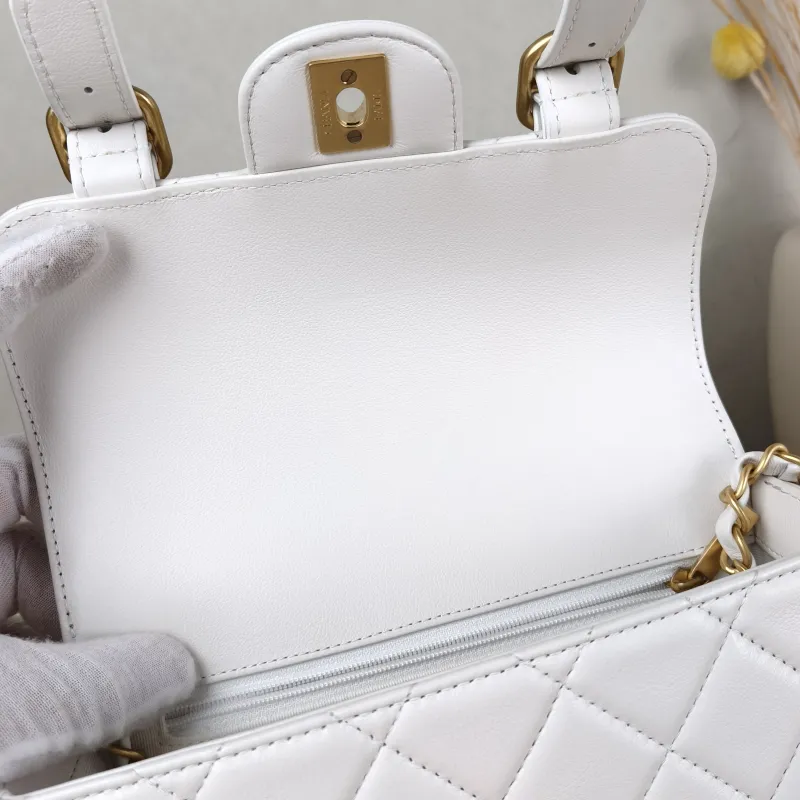 Chanel Crossbody Bag Messenger Bag White Calfskin One Size 20 × 7 × 12.5 cm — detail view 12 of 13