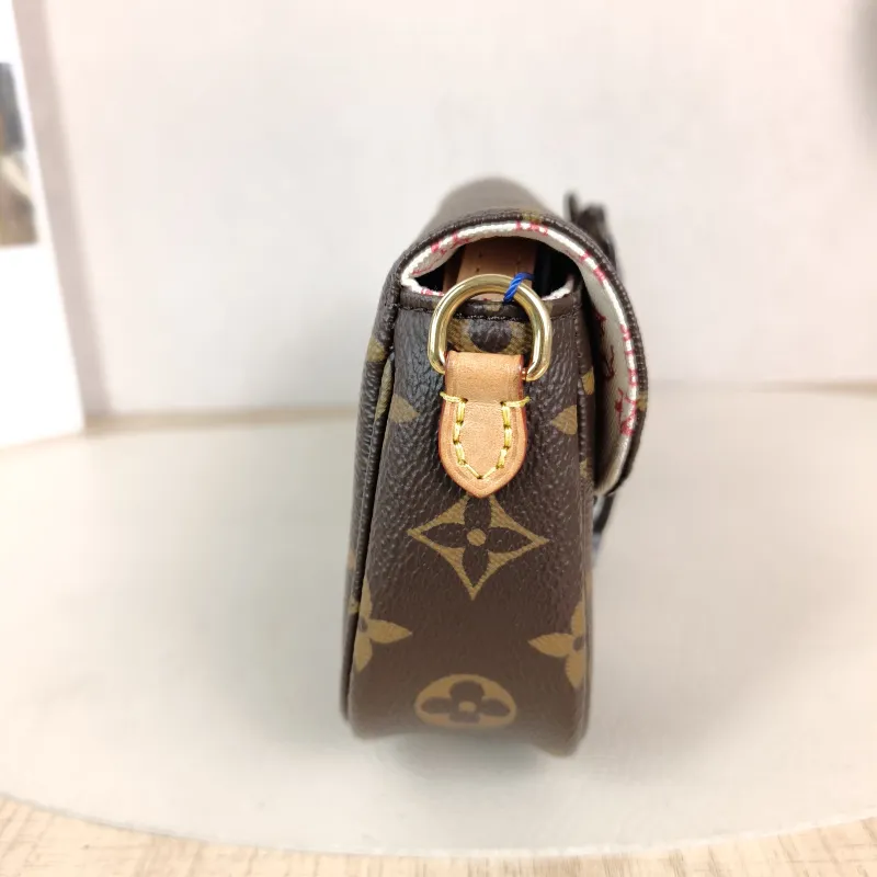 Louis Vuitton Crossbody Bag IVY Monogram PVC Small 23.5 × 4.3 × 12 cm — detail view 3 of 13