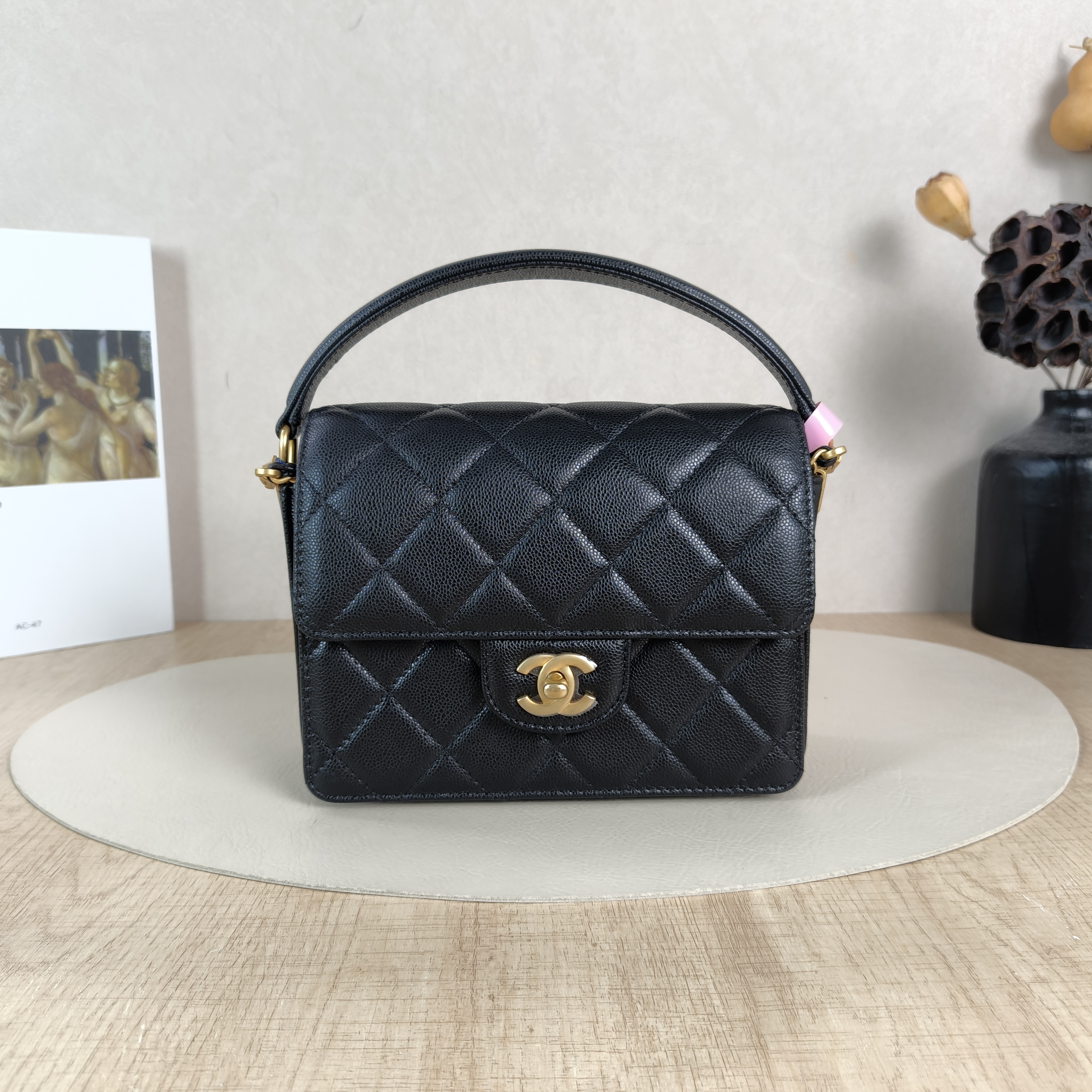 Chanel Crossbody Bag24k Black Grained Calfskin Small22 × 5 × 16 cm