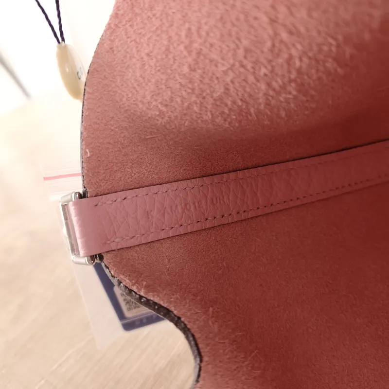 Hermès Top Handle Bag Picotin Lock 18 18 Taurillon Clemence TC Calfskin Small 18 × 13 × 18 cm K — detail view 5 of 11