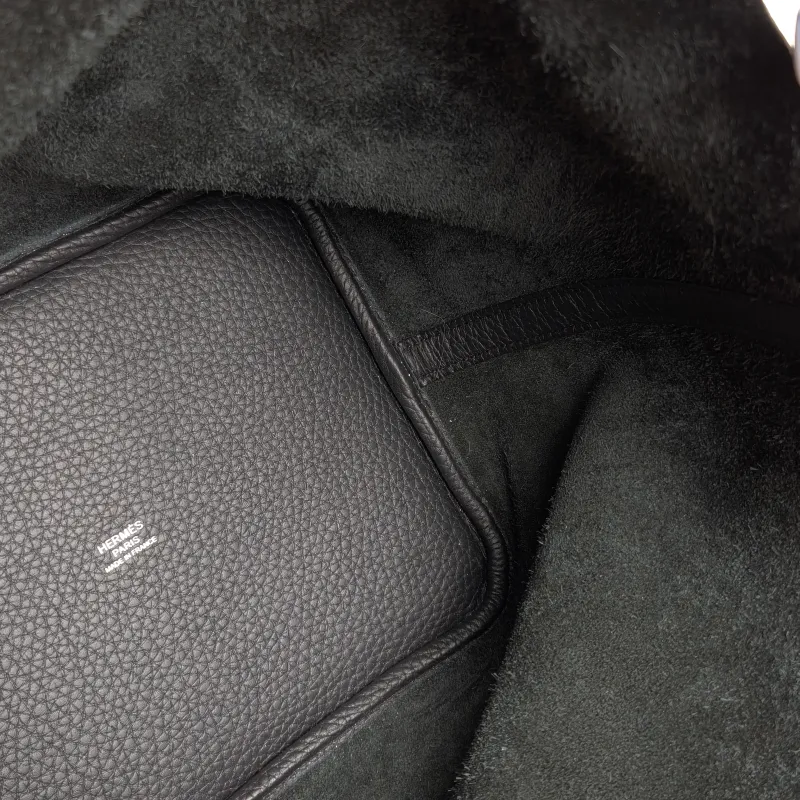 Hermès Top Handle Bag Picotin Lock 22 22 Black TC Calfskin Medium 22 × 18 × 21 cm k — detail view 3 of 9