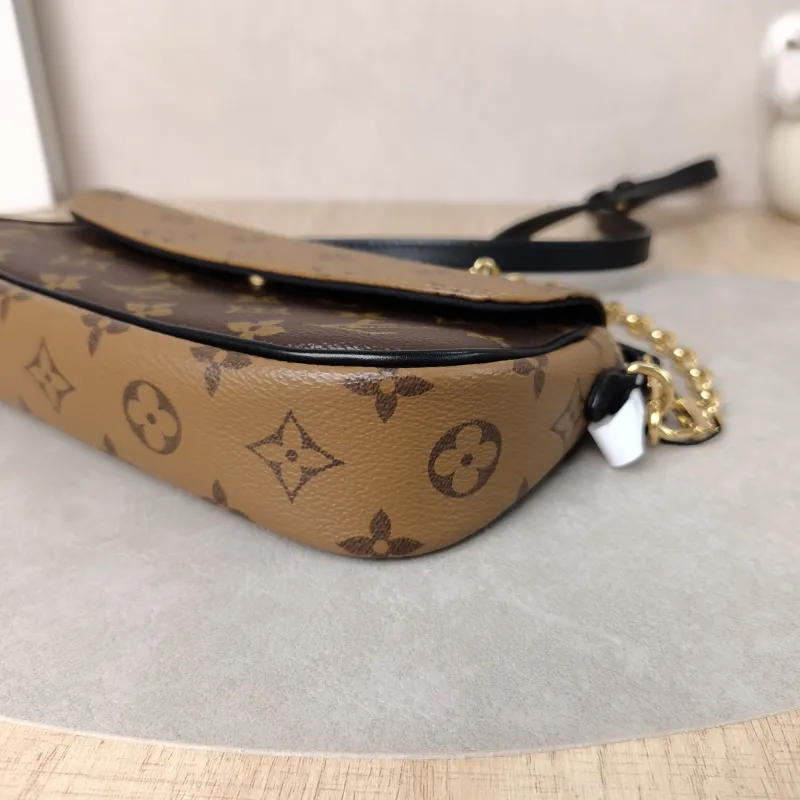 Louis Vuitton Crossbody Bag IVY Monogram PVC Small23.5 × 4.3 × 12 cm — detail view 8 of 13