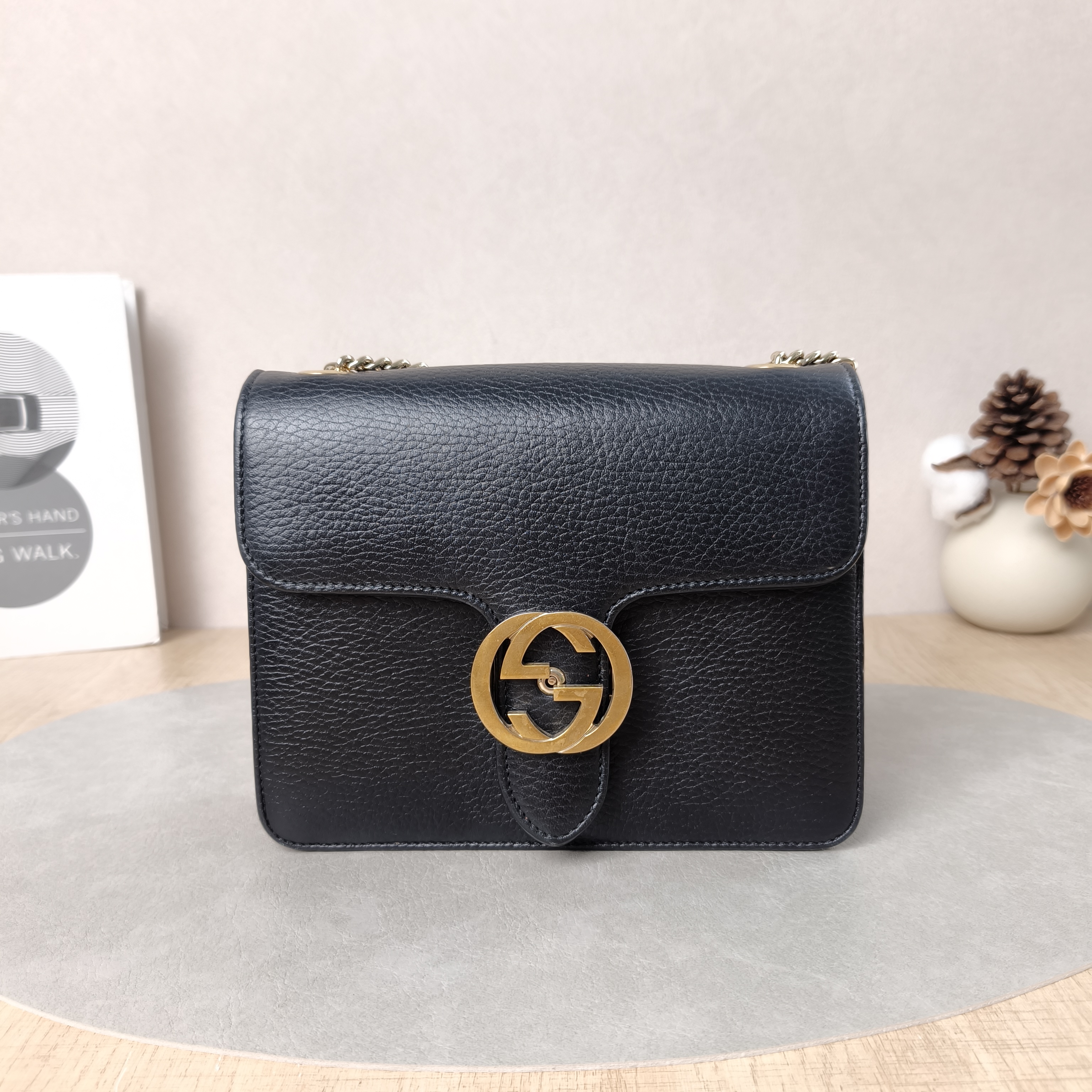 GUCCI Crossbody Bag Interlocking GG Black Calfskin Small20 × 5 × 15 cm