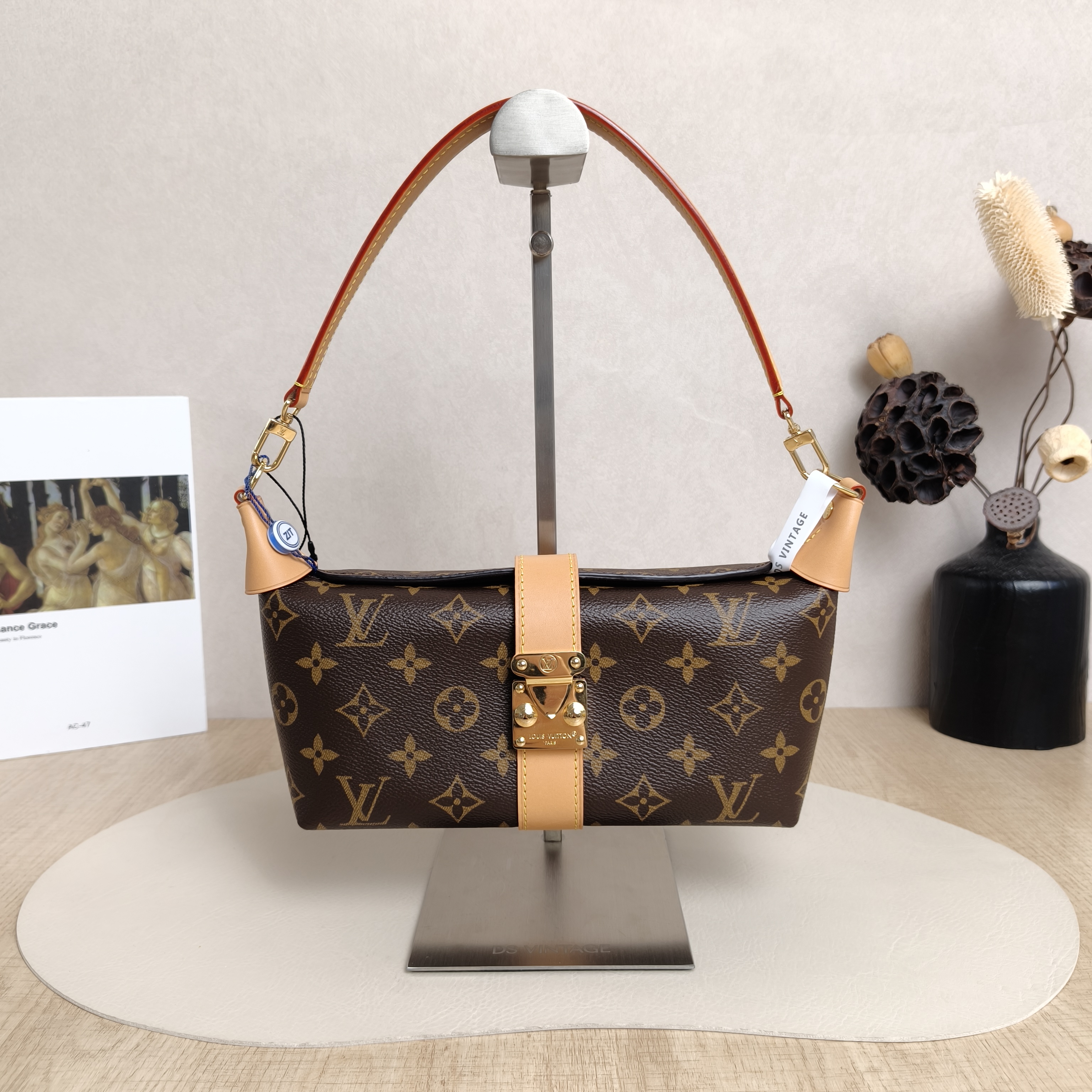 Louis Vuitton Shoulder Bag Pochette Mia Monogram PVC 22 × 8 × 14.5 cm
