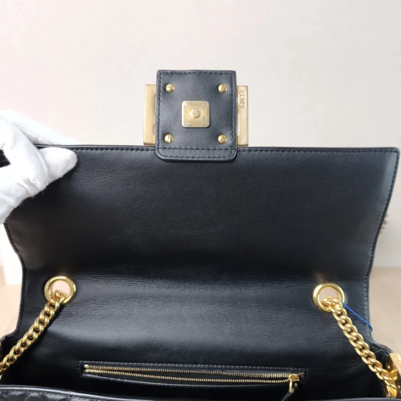 FENDI Crossbody Bag Baguette Baguette Bag Black Lambskin Large31 × 9 × 18 cm — detail view 6 of 13