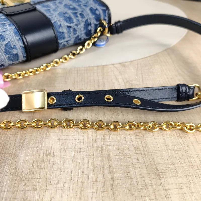 DIOR Crossbody Bag 30 Montaigne East-West 30 Blue Small 21 × 6 × 12 cm — detail view 3 of 11