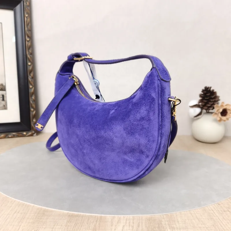 CELINE Crossbody Bag TEEN LULU hobo Calfskin Small21 × 5 × 24 cm — cover view 3 of 5