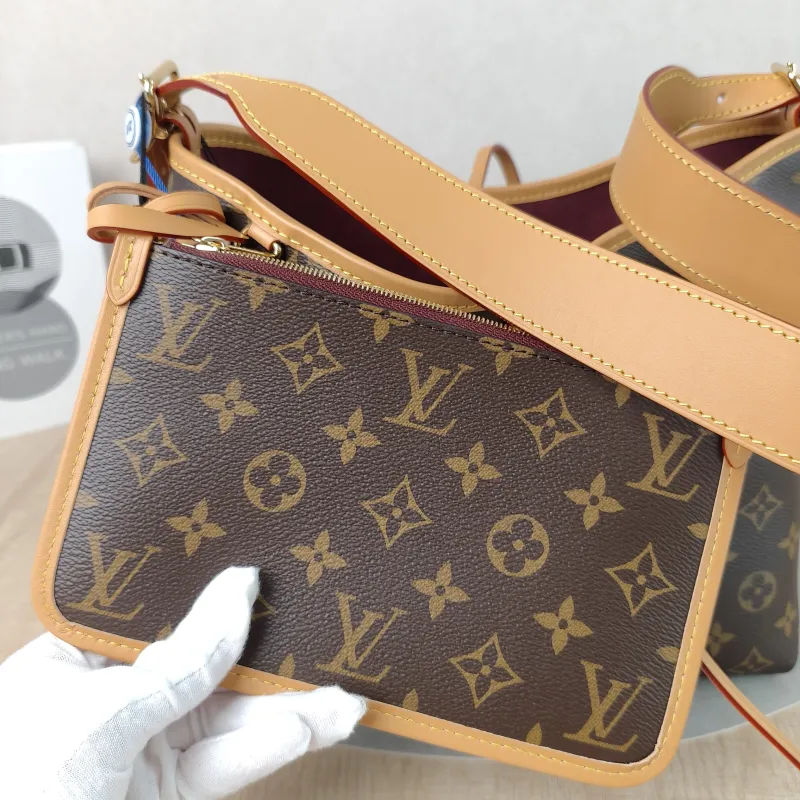 Louis Vuitton Crossbody Bag Carryall Monogram PVC Small29 × 12 × 24 cm — detail view 1 of 13