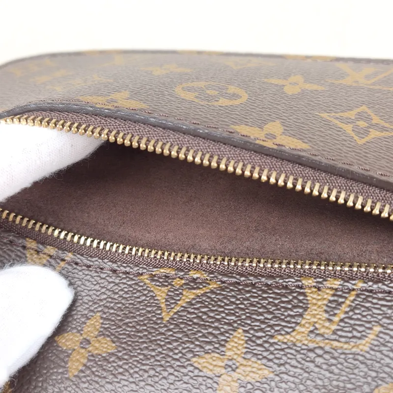 Louis Vuitton Crossbody Bag Pochette Métis East West Monogram PVC Small 21.5 × 6 × 13.5 cm — detail view 10 of 17