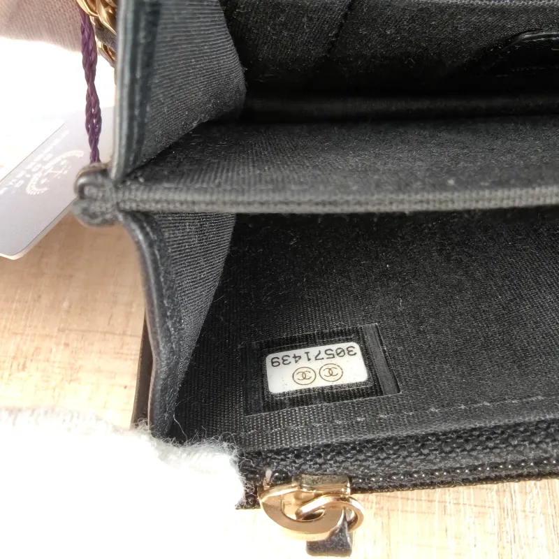 Chanel Crossbody Bag trendy cc woc Black with Gold-Tone Hardware Lambskin One Size 15.5 × 3.5 × 11 cm 30 — detail view 13 of 13