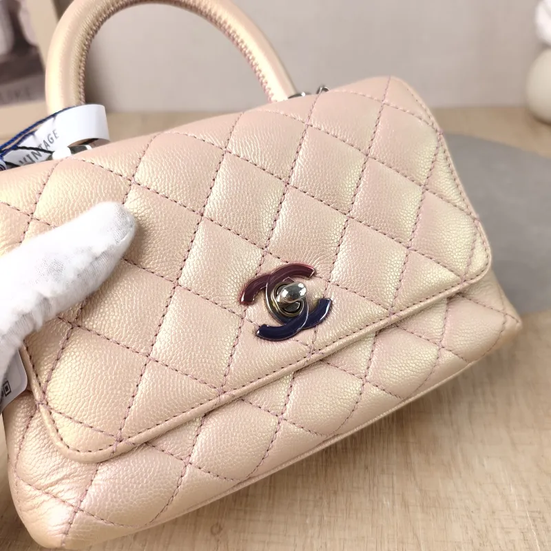 Chanel Crossbody Bag Coco Handle​ Grained Calfskin Mini 19 × 9 × 13 cm — detail view 4 of 12