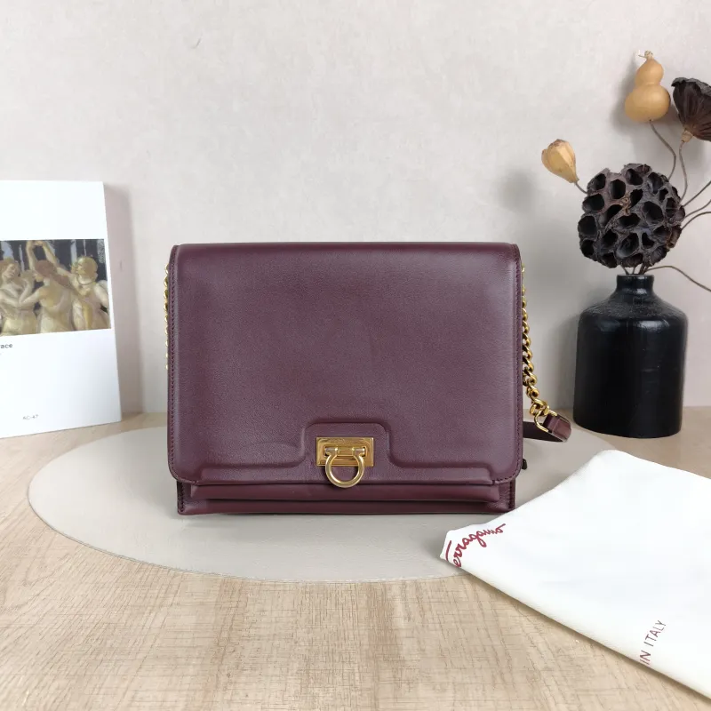 FERRAGAMO Shoulder Bag Shoulder Bag Calfskin One Size24 × 4 × 19 cm — cover view 6 of 6