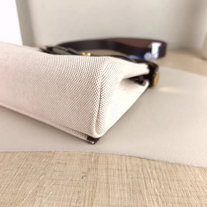 Hermès Crossbody Bag Herbag Zip 20 Beige Canvas Mini 20.5 × 7 × 16.5 cm k — detail view 4 of 10