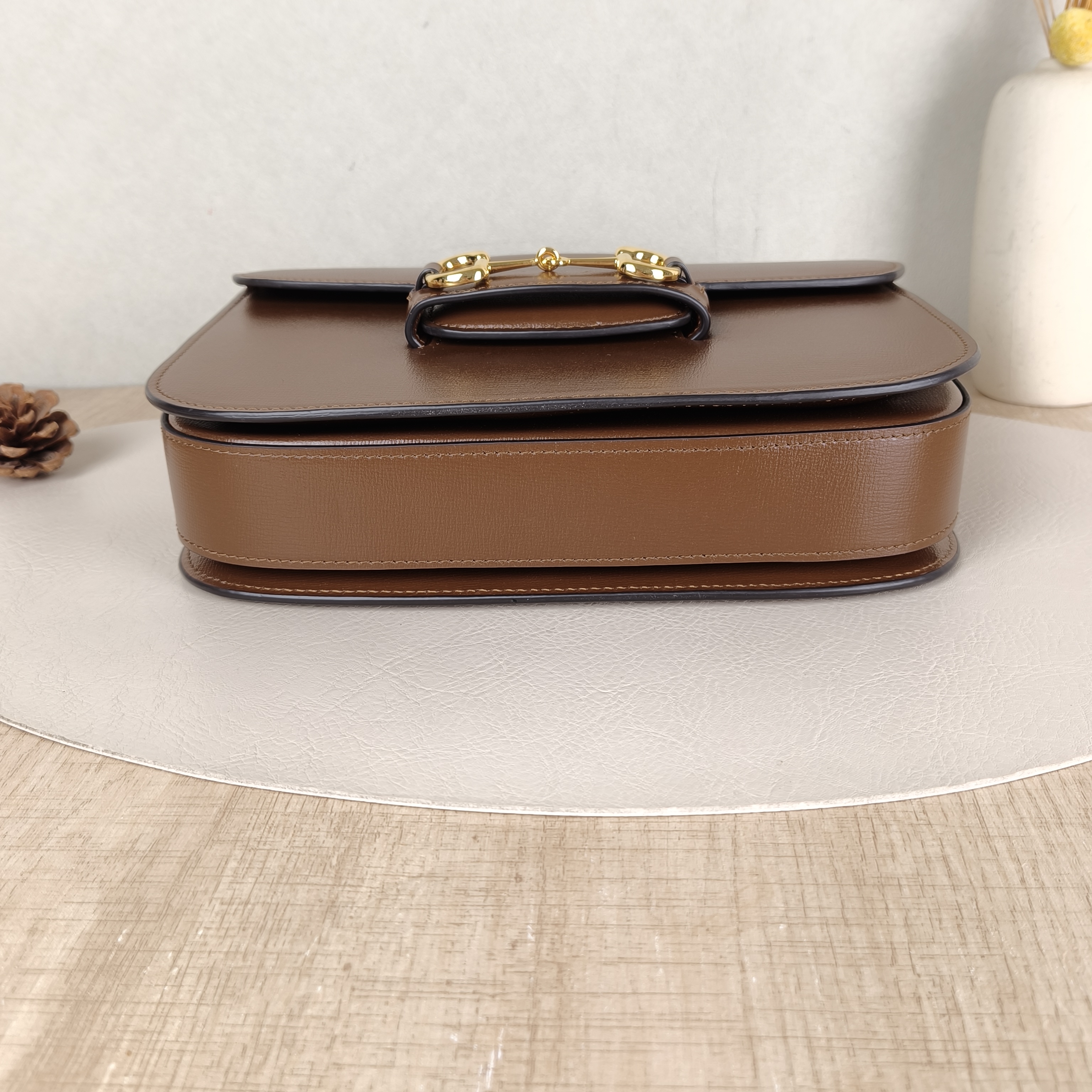 GUCCI Crossbody Bag Horsebit 1955 Horsebit Medium Brown Calfskin Medium25 × 8 × 18 cm — cover view 2 of 5