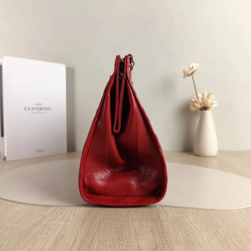 Chanel Shoulder Bag Tote Bag Red Grained Calfskin One Size 30 × 11 × 20 cm 17 — detail view 12 of 13