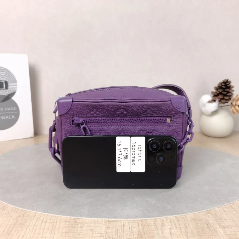 Louis Vuitton Crossbody Bag SOFT TRUNK Box Calfskinmini 18.5 × 8 × 13 cm — cover view 2 of 6